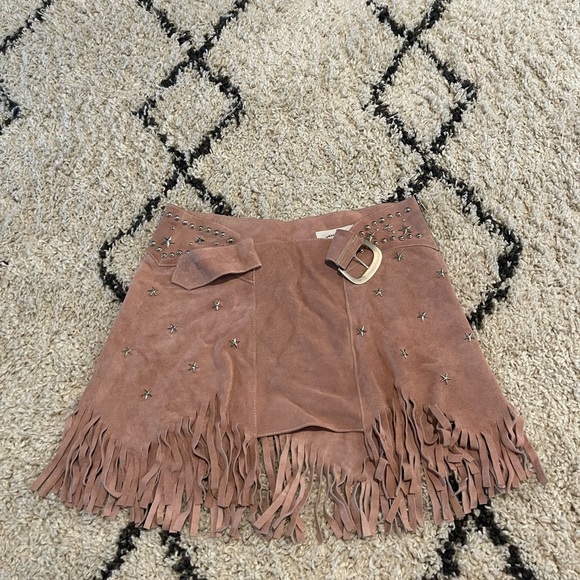 UNDERSTATED LEATHER PARIS TEXAS SKIRT IN LILAC - Picture 6 of 12